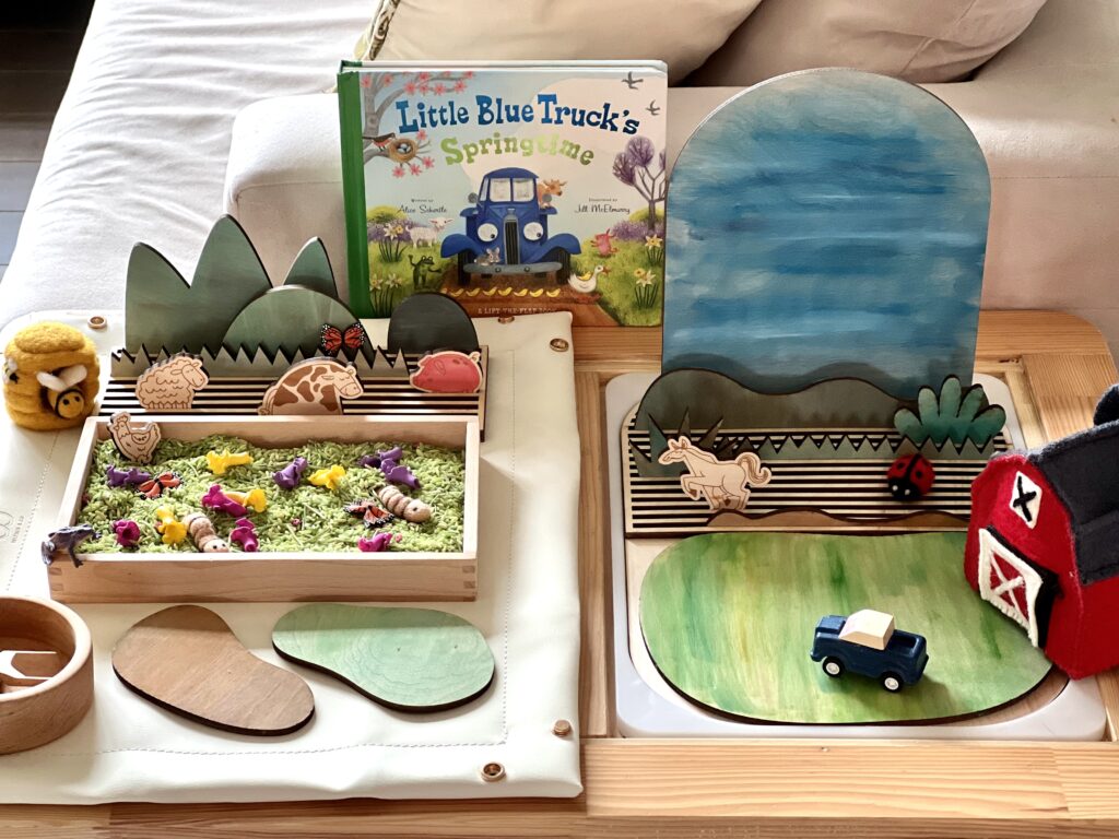 little blue truck play