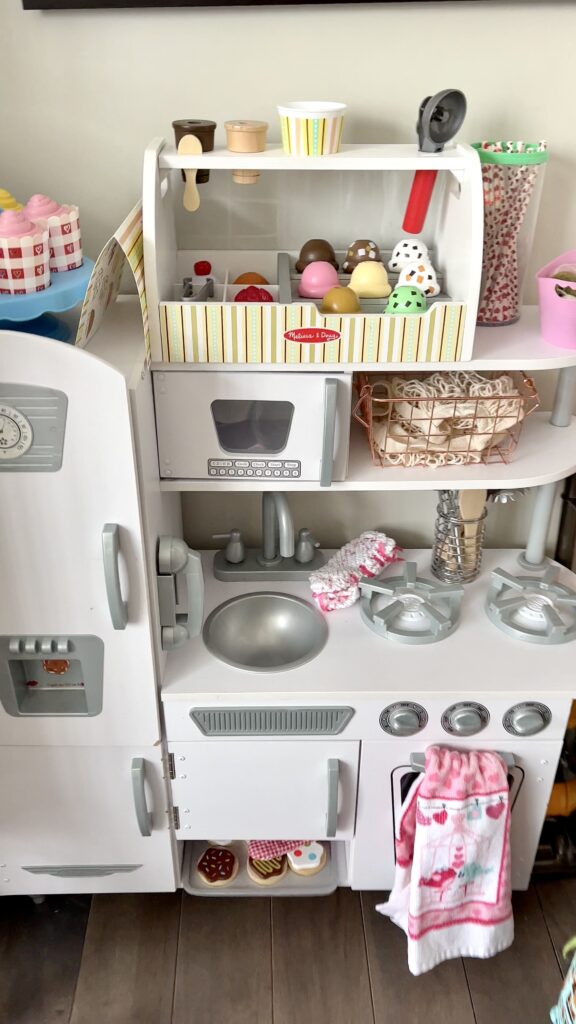 valentines play kitchen