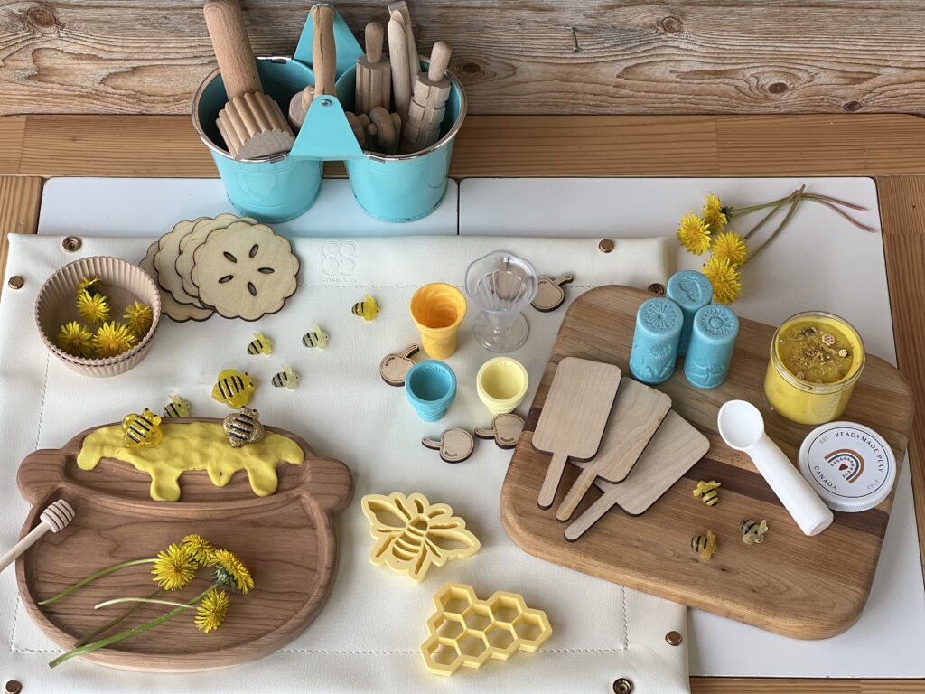 flisat table bee playdough invitation