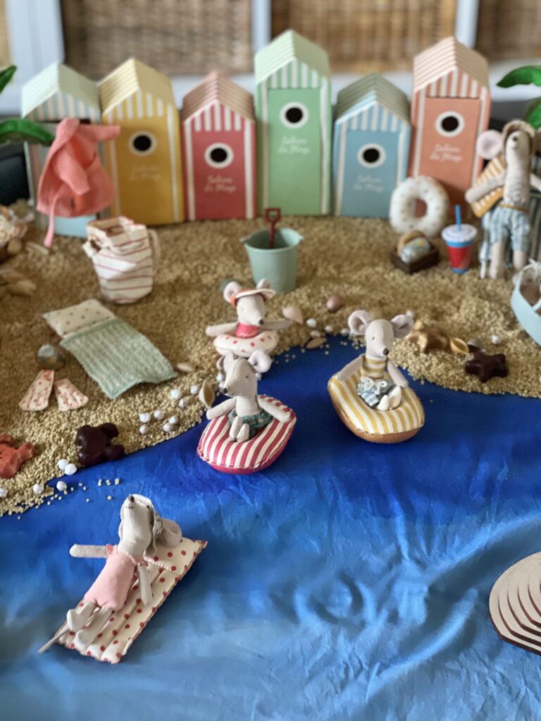 toy beach cabins, maileg mice at the beach